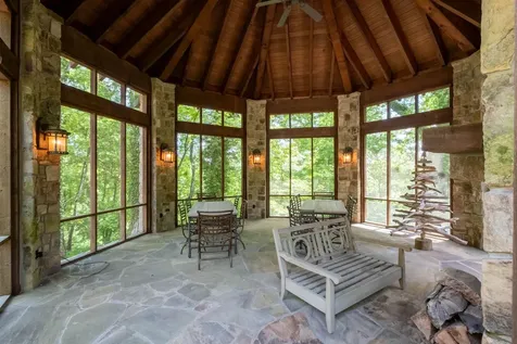 167 Pollywood Lane Sewanee TN 37375
