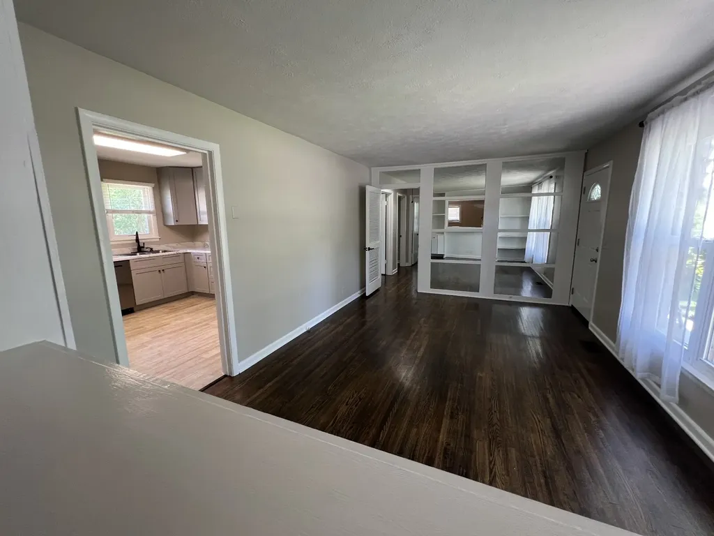 809 Colfax Dr, SE Nashville TN 37214