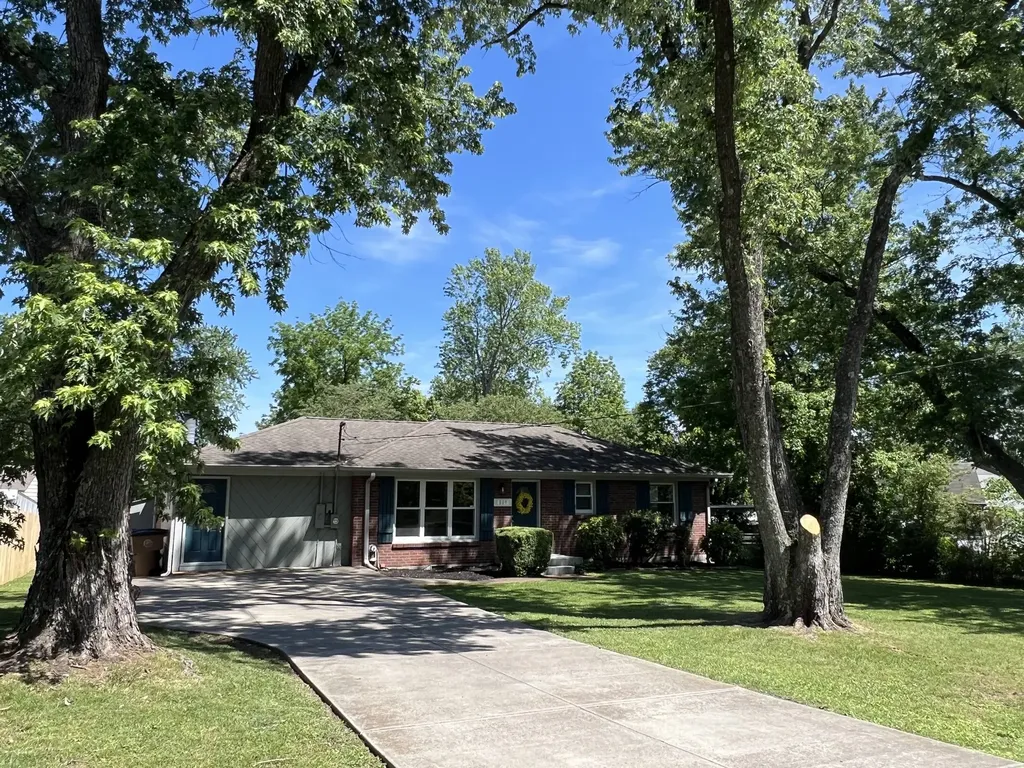 809 Colfax Dr, SE Nashville TN 37214