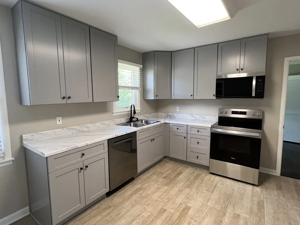 809 Colfax Dr, SE Nashville TN 37214