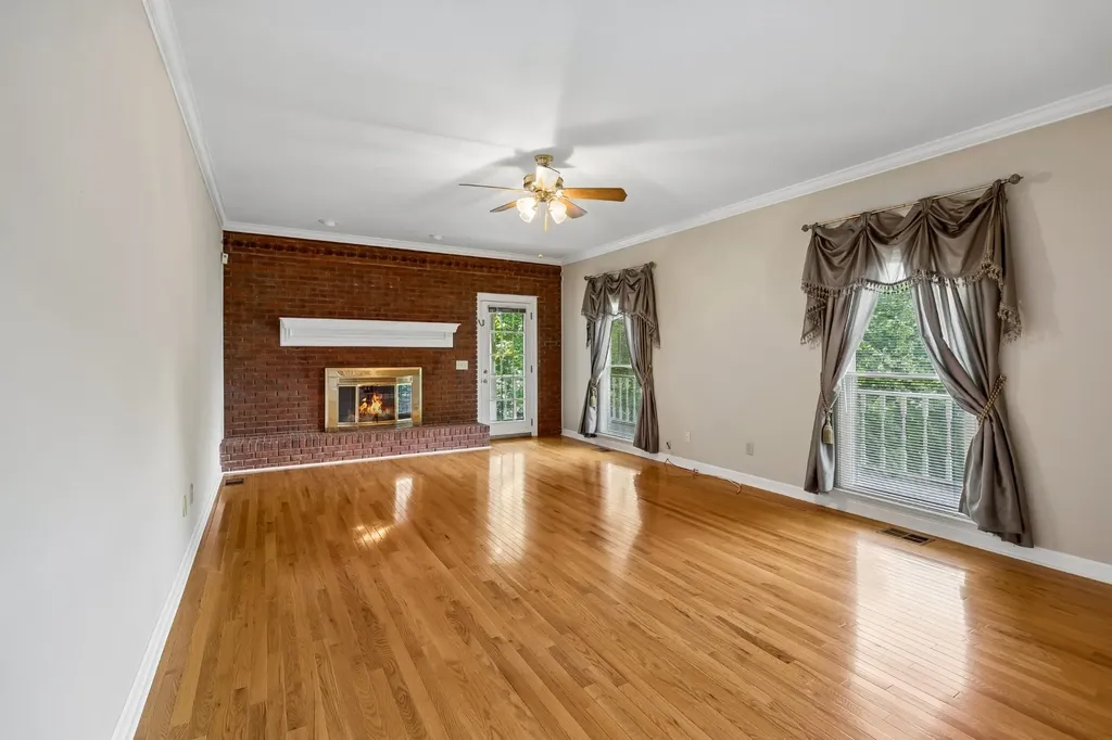 1229 Hogans Branch Road Hendersonville TN 37075
