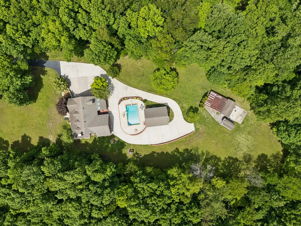 1229 Hogans Branch Road Hendersonville TN 37075