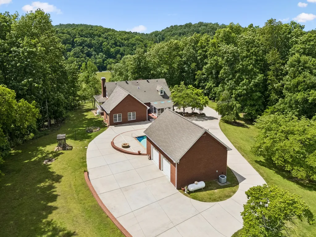 1229 Hogans Branch Road Hendersonville TN 37075