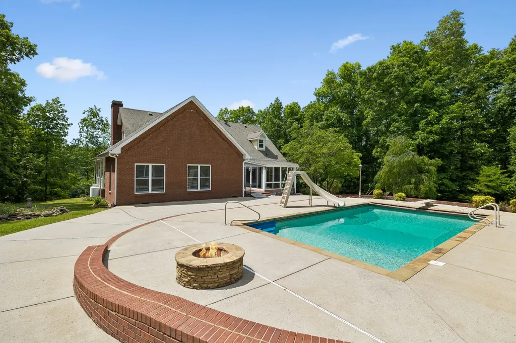 1229 Hogans Branch Road Hendersonville TN 37075