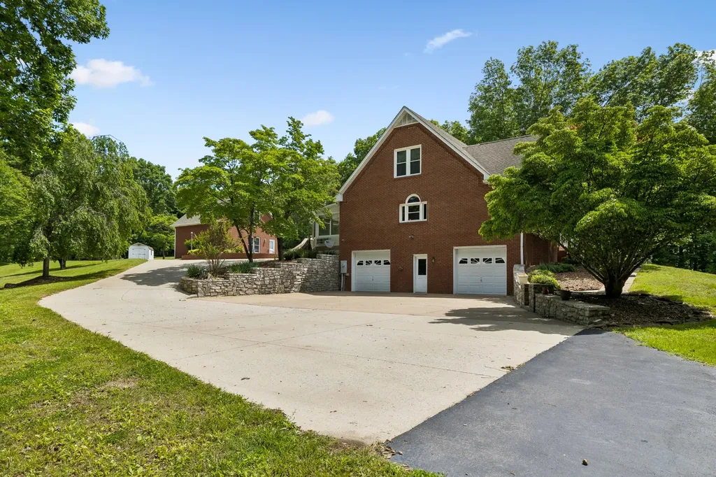 1229 Hogans Branch Road Hendersonville TN 37075
