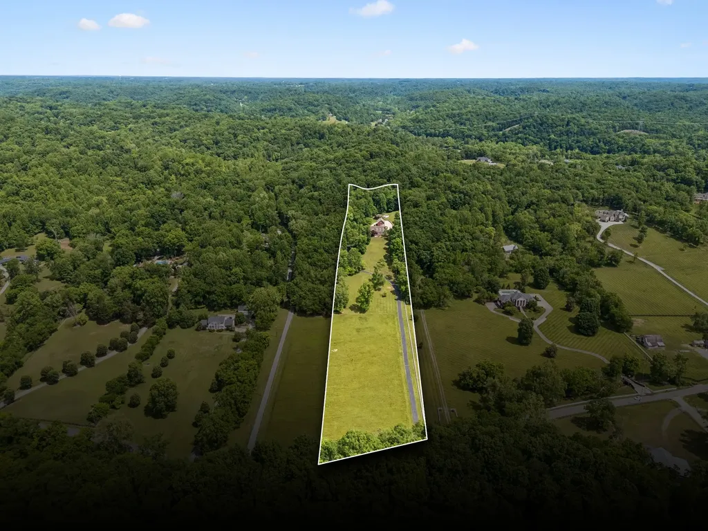 1229 Hogans Branch Road Hendersonville TN 37075