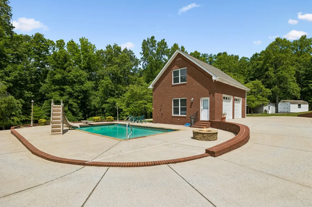 1229 Hogans Branch Road Hendersonville TN 37075