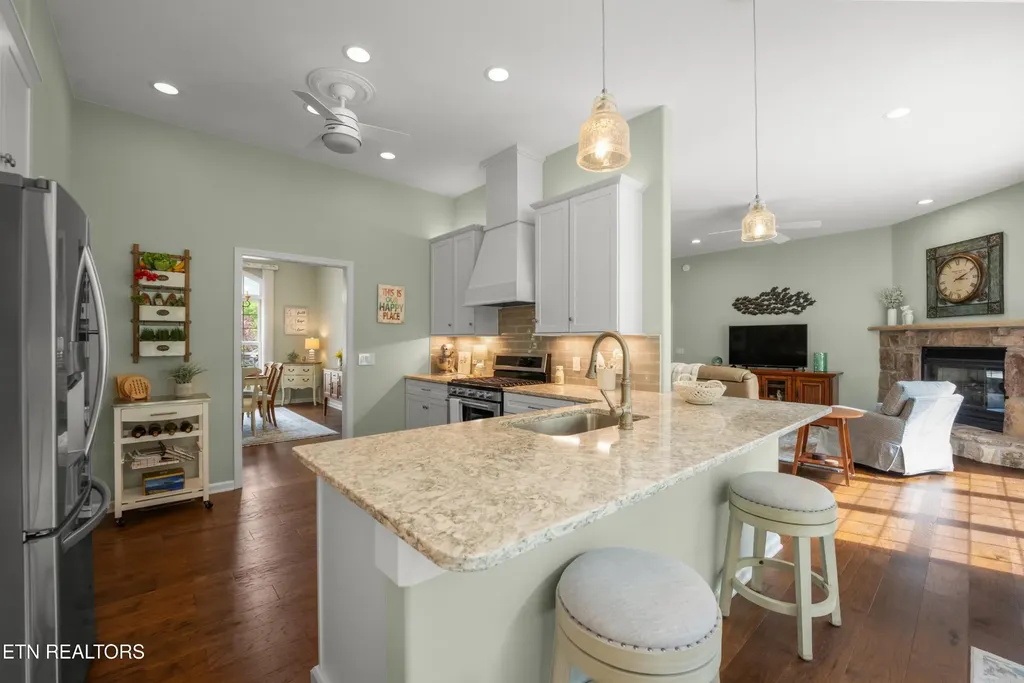 12 Dewsbury Terrace Crossville TN 38558