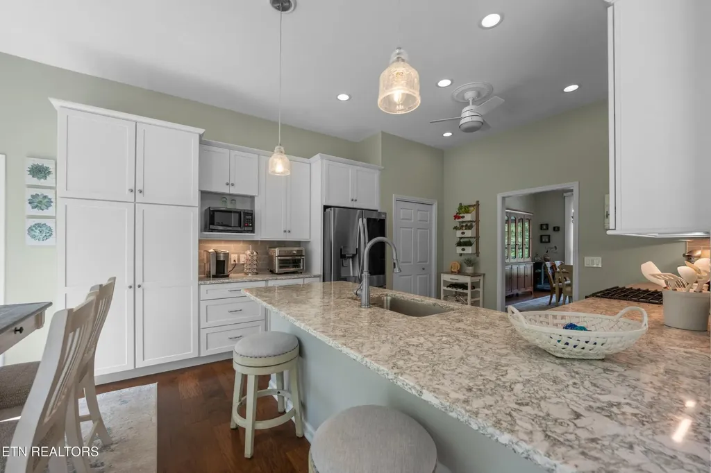 12 Dewsbury Terrace Crossville TN 38558