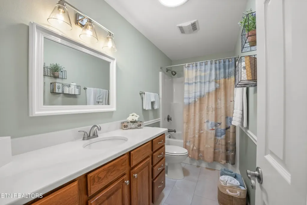 12 Dewsbury Terrace Crossville TN 38558