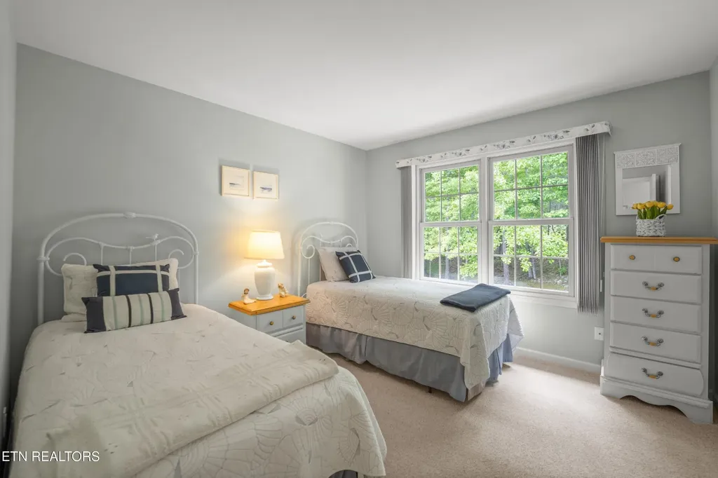 12 Dewsbury Terrace Crossville TN 38558