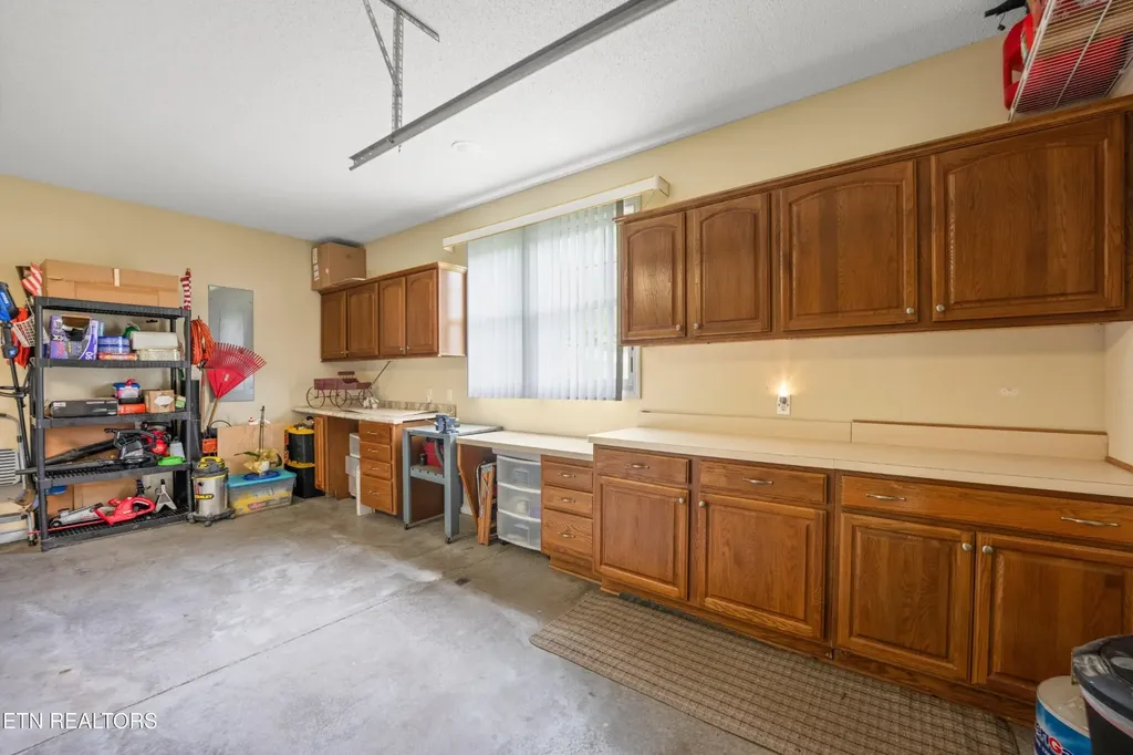12 Dewsbury Terrace Crossville TN 38558