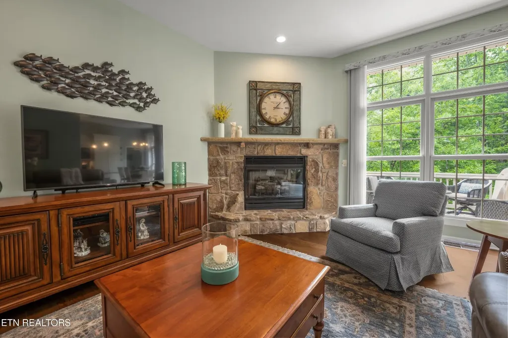12 Dewsbury Terrace Crossville TN 38558