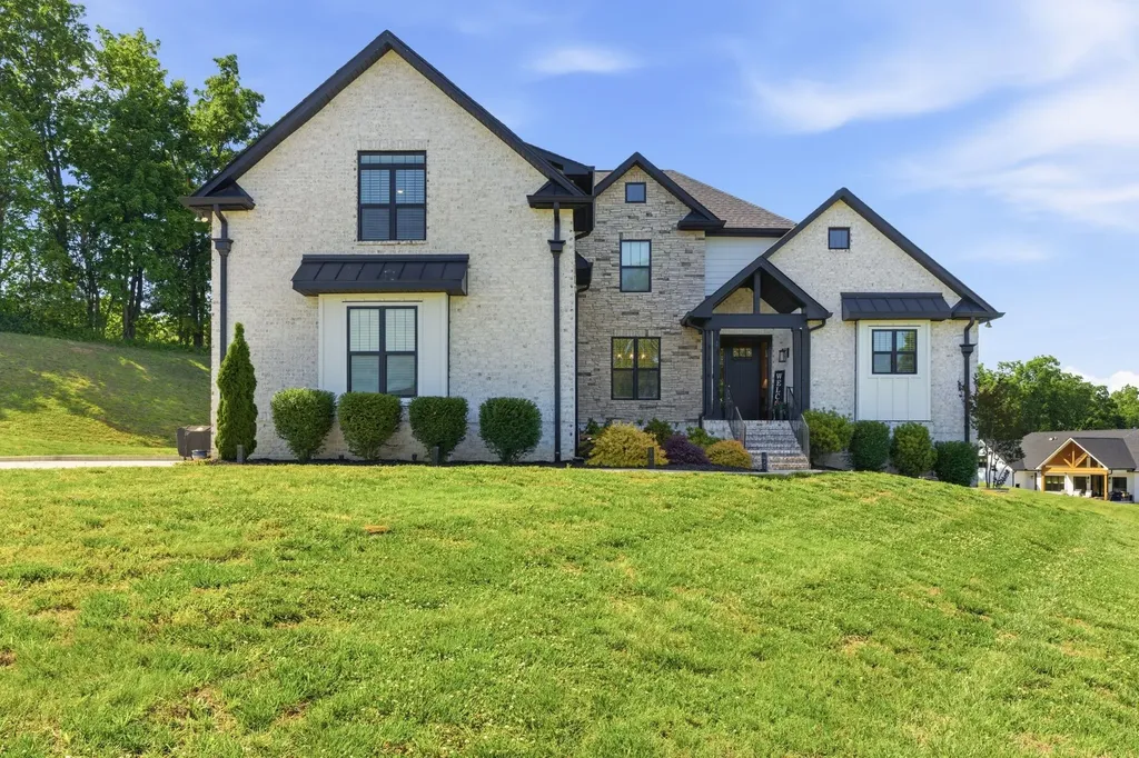 1802 Belclare Circle Lebanon TN 37087
