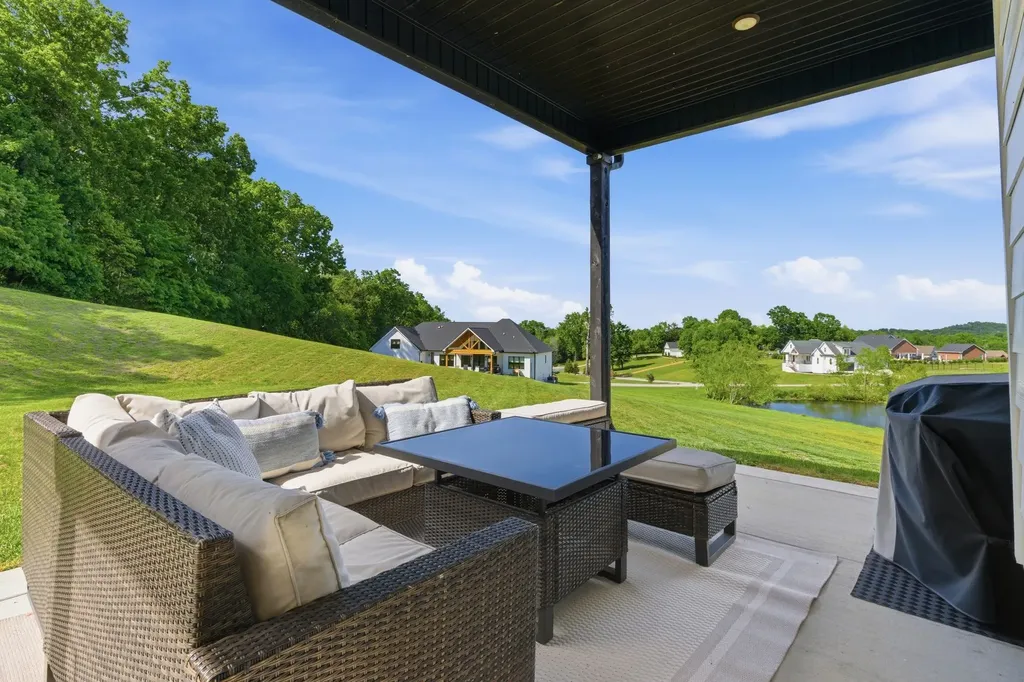 1802 Belclare Circle Lebanon TN 37087