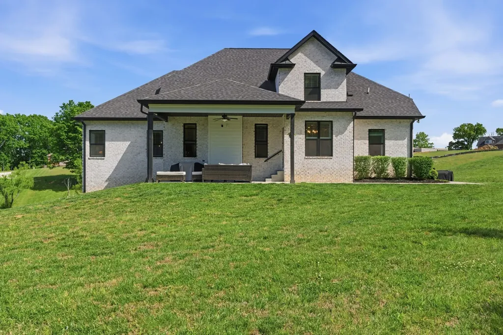 1802 Belclare Circle Lebanon TN 37087