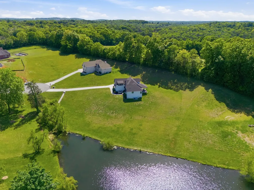1802 Belclare Circle Lebanon TN 37087