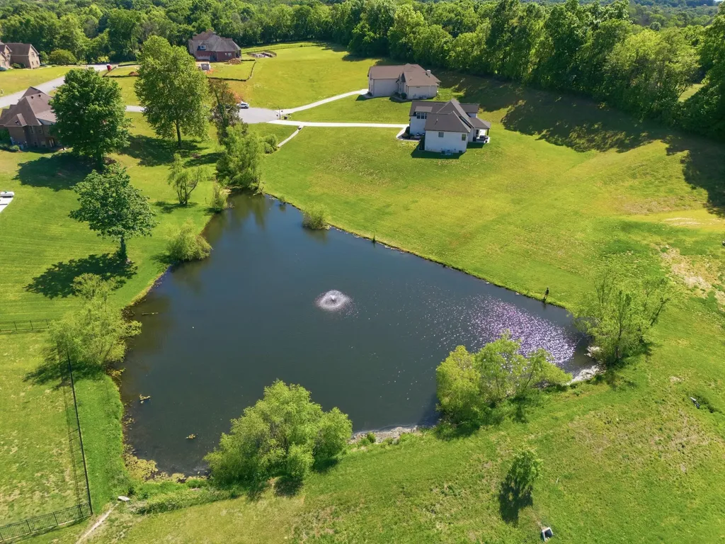 1802 Belclare Circle Lebanon TN 37087