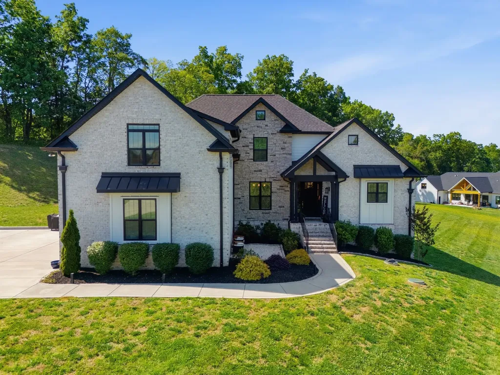 1802 Belclare Circle Lebanon TN 37087