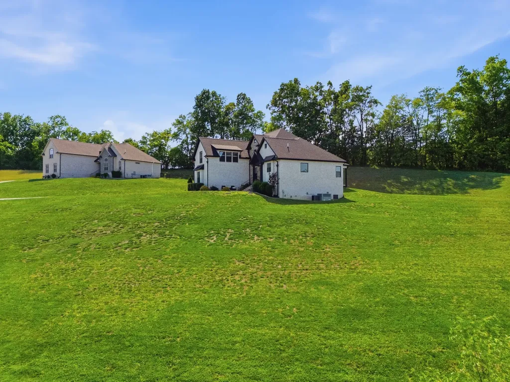 1802 Belclare Circle Lebanon TN 37087