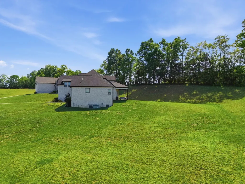 1802 Belclare Circle Lebanon TN 37087