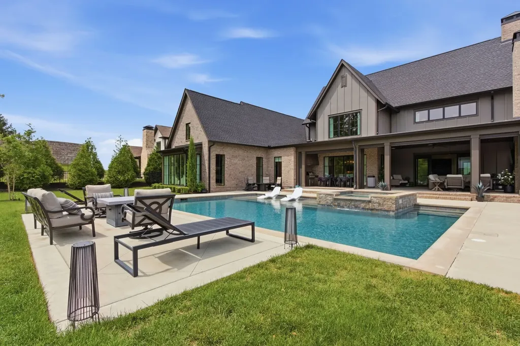8064 Heirloom Boulevard College Grove TN 37046