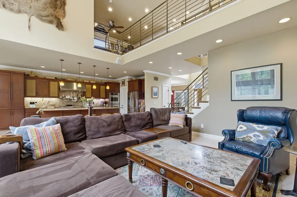 100 Lakecrest Circle Hendersonville TN 37075