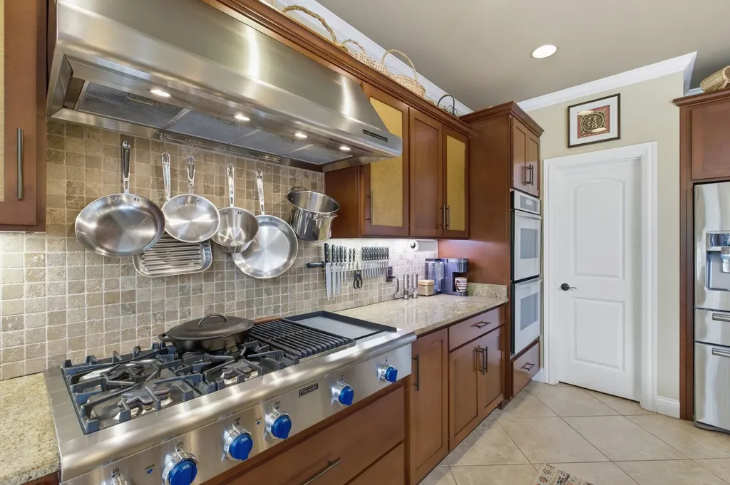 100 Lakecrest Circle Hendersonville TN 37075