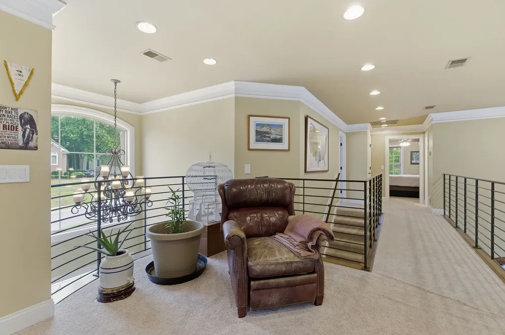 100 Lakecrest Circle Hendersonville TN 37075