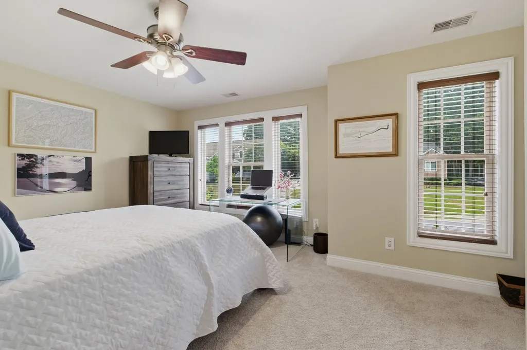 100 Lakecrest Circle Hendersonville TN 37075