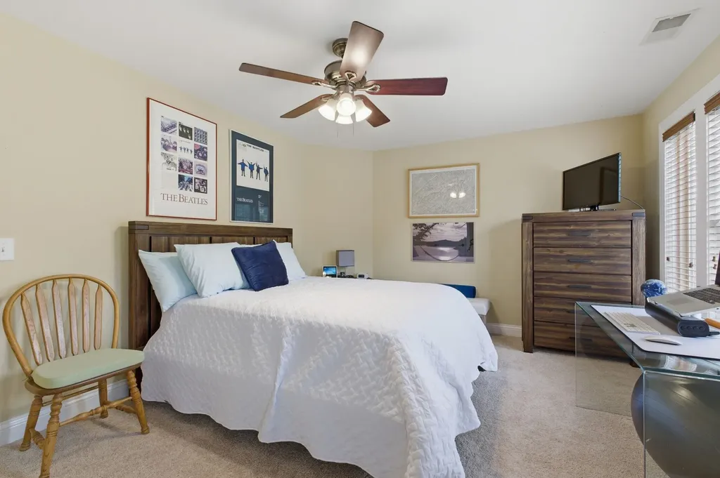 100 Lakecrest Circle Hendersonville TN 37075
