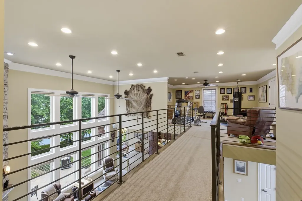 100 Lakecrest Circle Hendersonville TN 37075