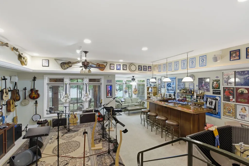 100 Lakecrest Circle Hendersonville TN 37075