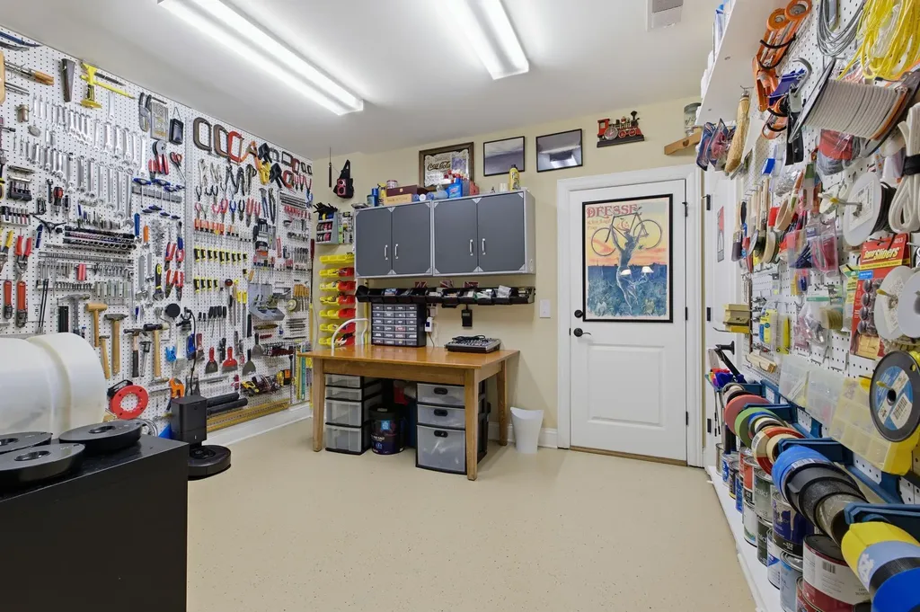 100 Lakecrest Circle Hendersonville TN 37075