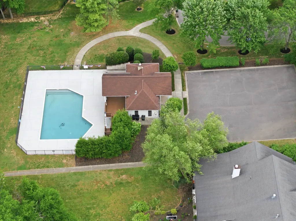 100 Lakecrest Circle Hendersonville TN 37075