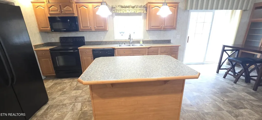 236 Loggers Lane Clinton TN 37716