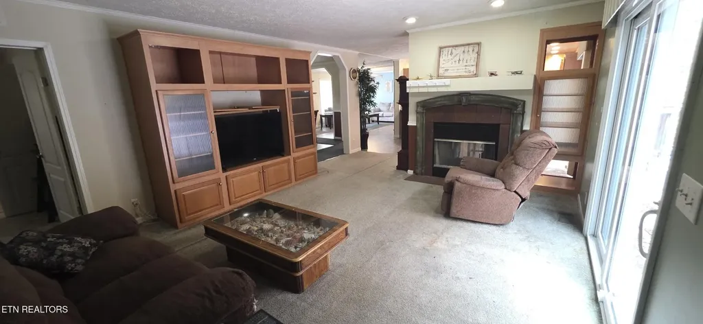 236 Loggers Lane Clinton TN 37716