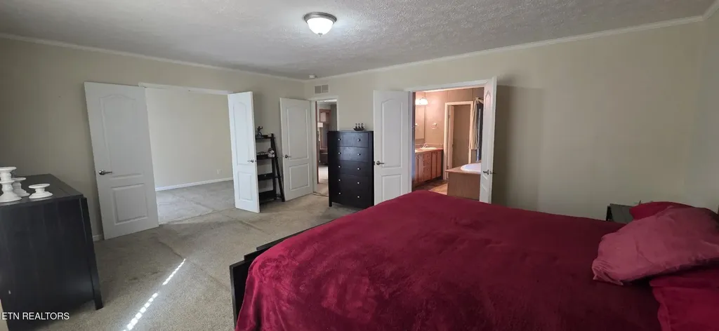 236 Loggers Lane Clinton TN 37716