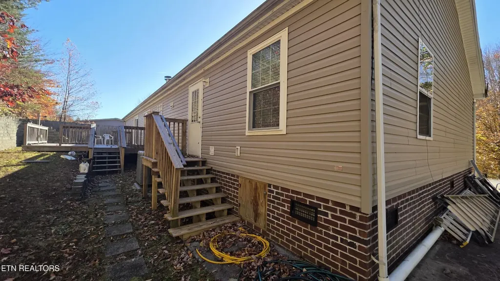 236 Loggers Lane Clinton TN 37716