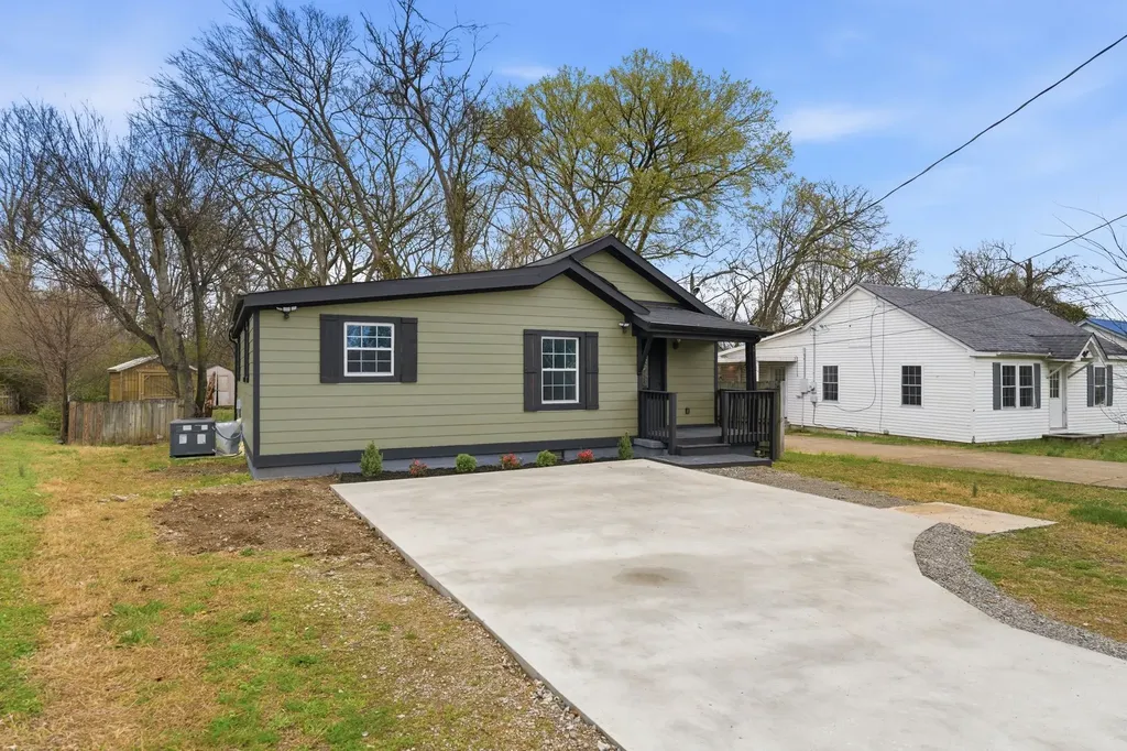 214 W Adams Avenue Lebanon TN 37087