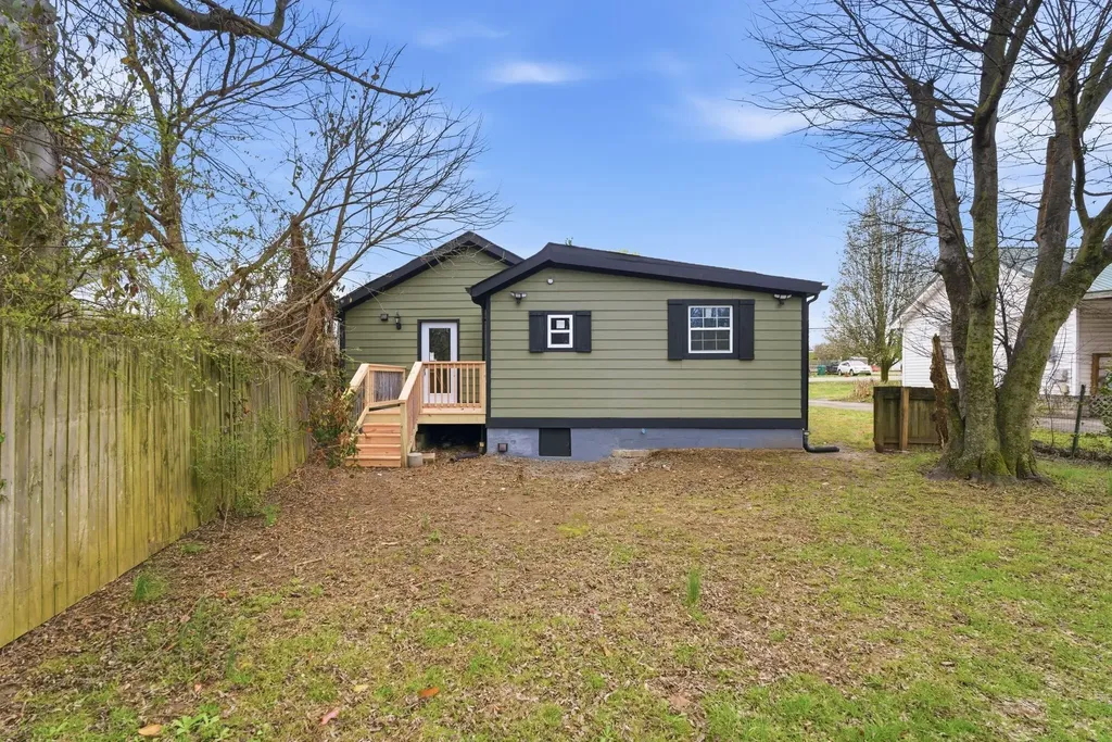 214 W Adams Avenue Lebanon TN 37087