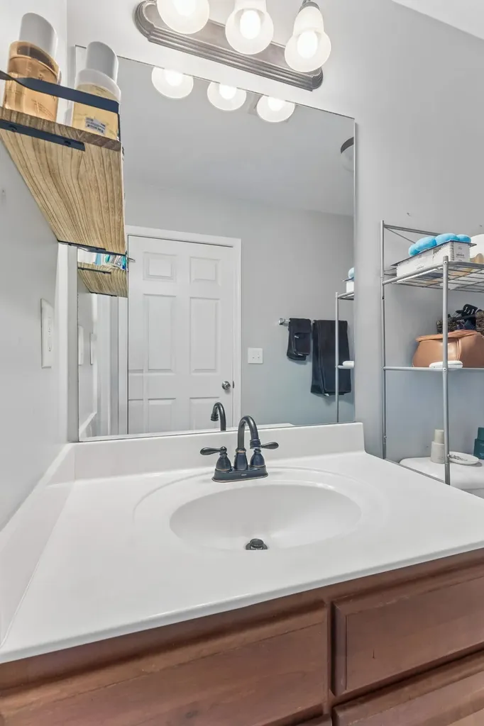 7277 Charlotte Pike Nashville TN 37209