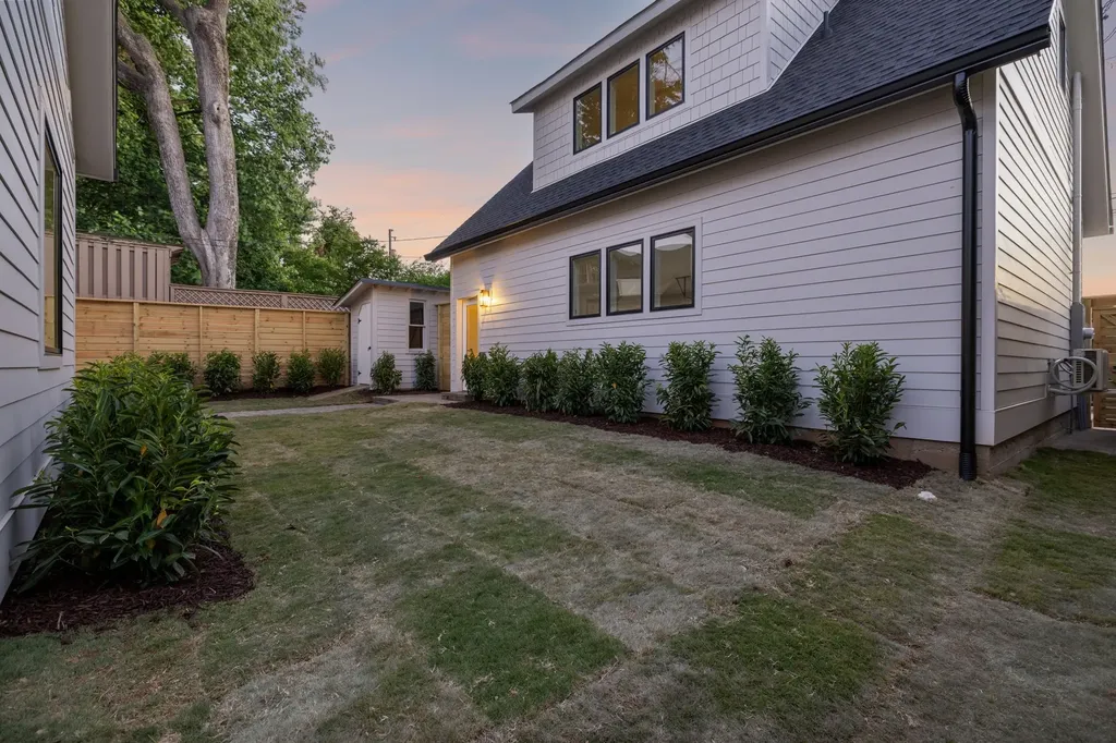2007 20th Ave, S Nashville TN 37212