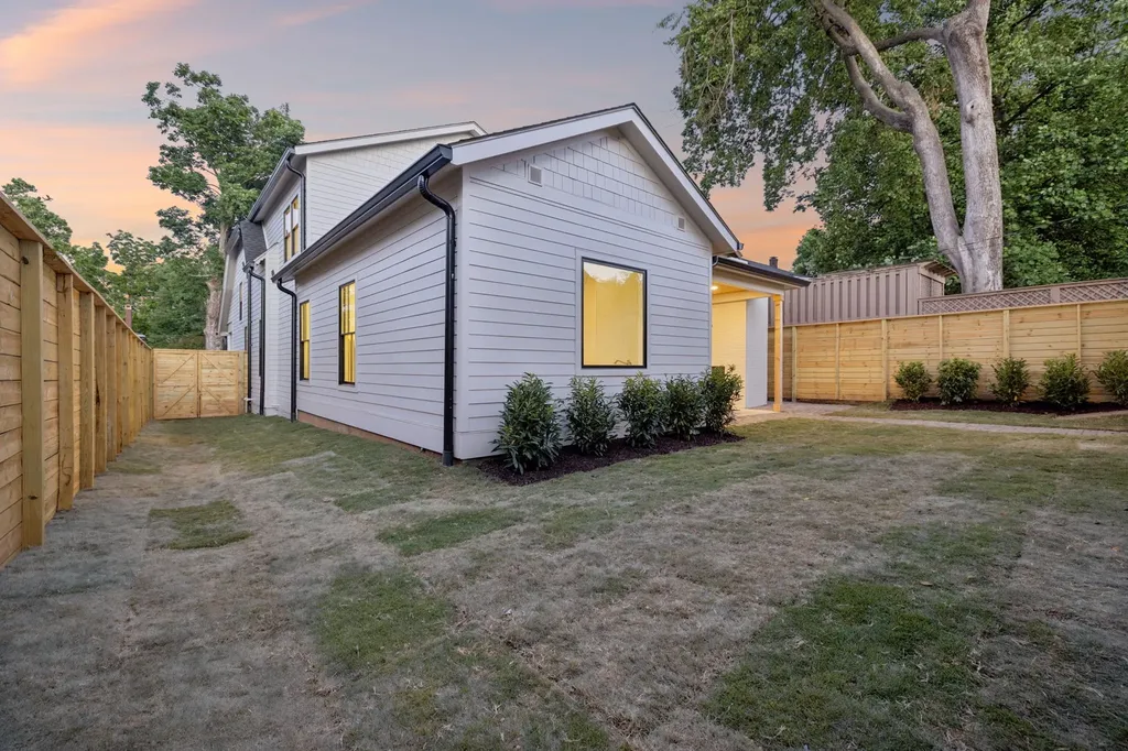 2007 20th Ave, S Nashville TN 37212