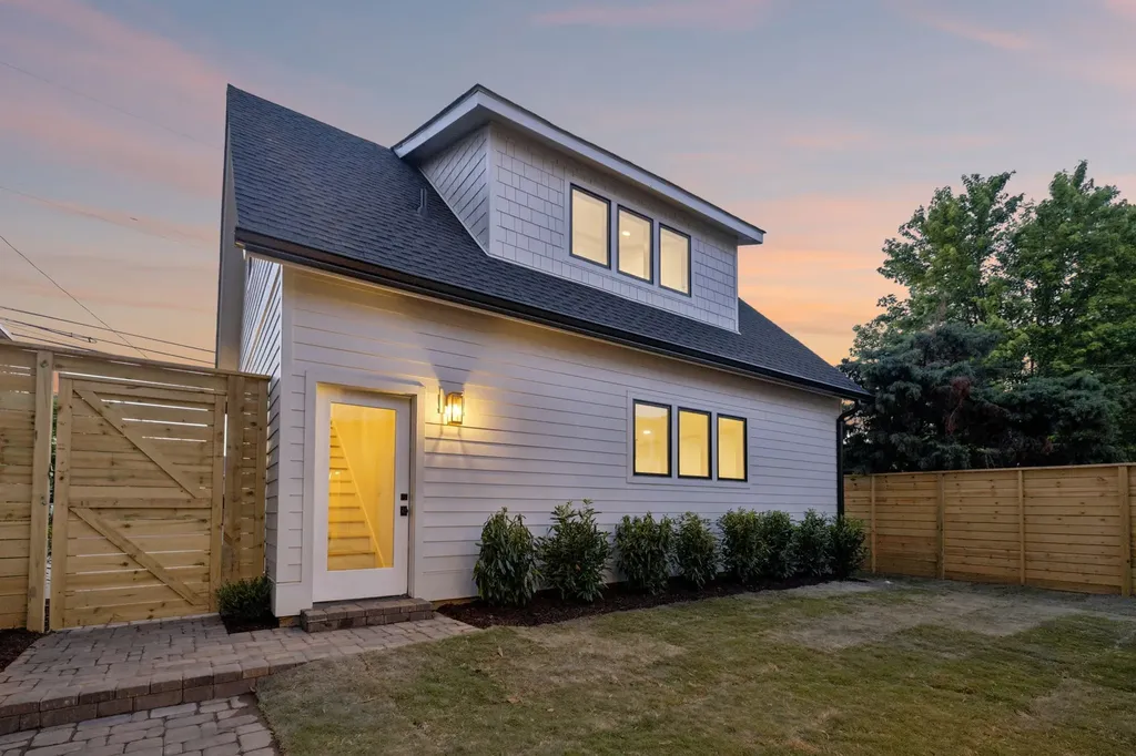 2007 20th Ave, S Nashville TN 37212