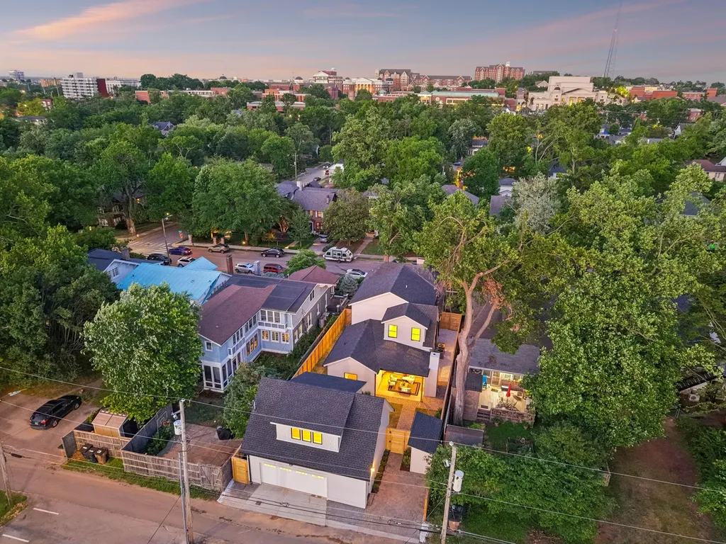 2007 20th Ave, S Nashville TN 37212