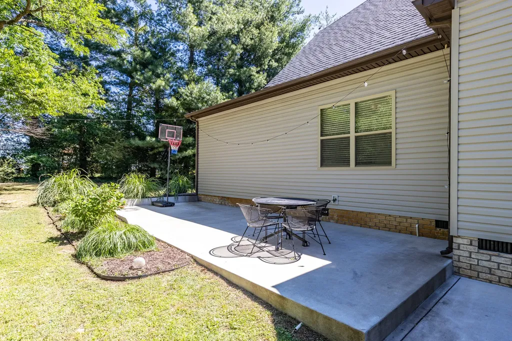 652 Vaughan Road Clarksville TN 37043