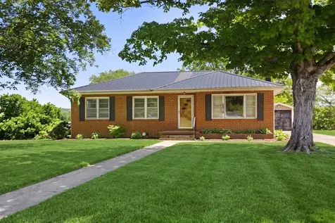 6819 S Main Street Lobelville TN 37097