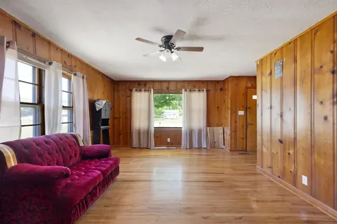 6819 S Main Street Lobelville TN 37097
