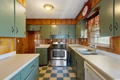 6819 S Main Street Lobelville TN 37097